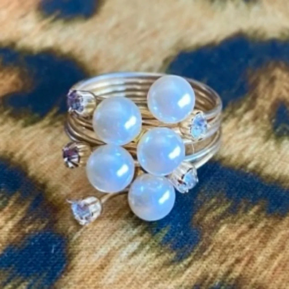 Vintage White Pearl and Rhinestone Ring - Gold Band